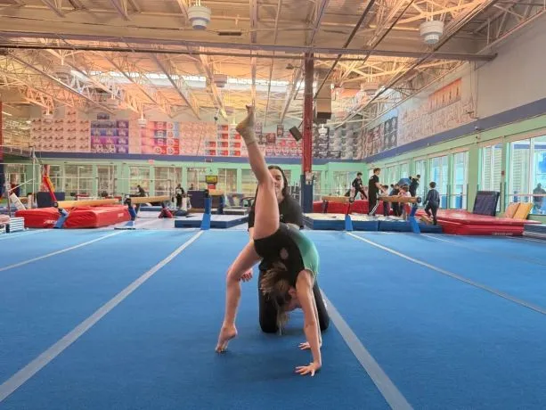 Girls Advanced Gymnastics (8-10 yrs)